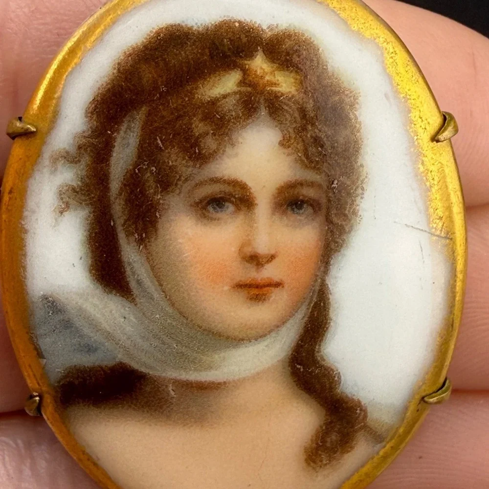 Vintage Victorian Porcelain Painted Brooch Gold Tone Woman With Scarf